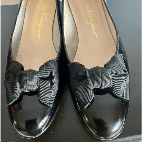 Authentic Salvatore Ferragamo patent leather heels - Picture 7 of 8
